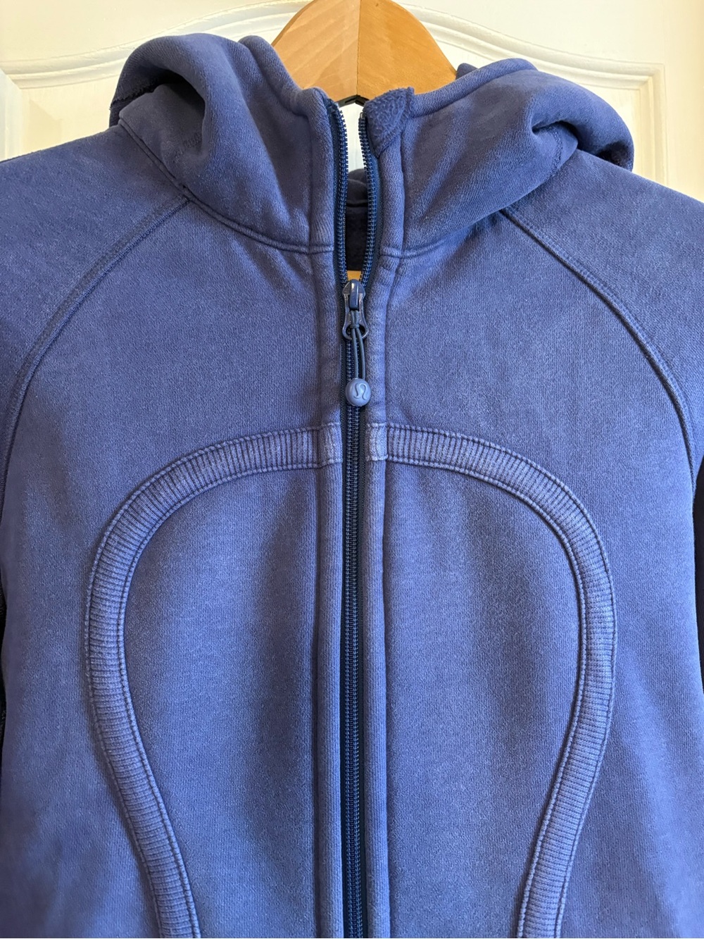 Lululemon Scuba Hoodie Sweatshirt - Picture 4 of 7